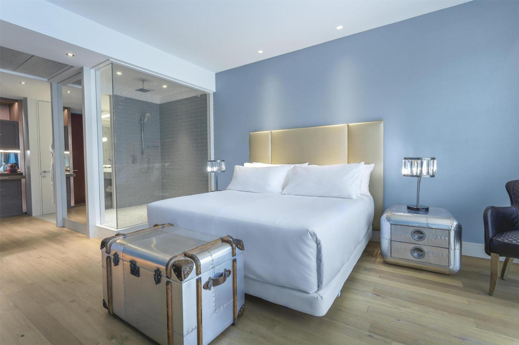 Nh Collection Casacostanera Hotel