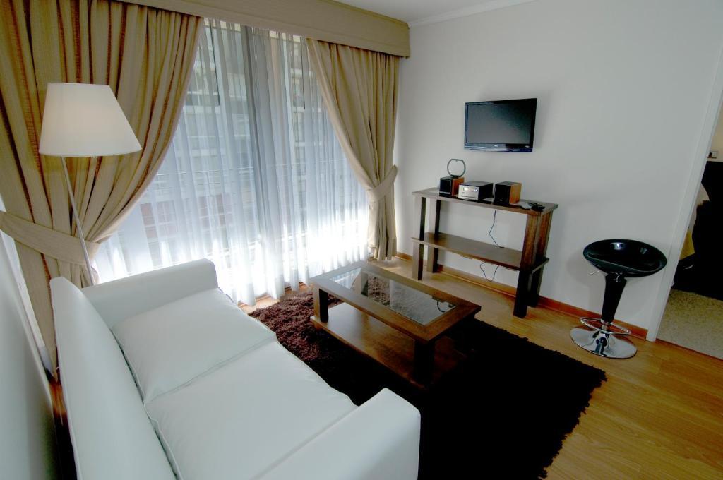 Rent A Ejercito 3*
