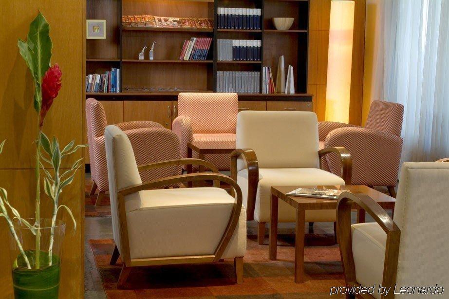 Khách sạn Nh Ciudad De Santiago
