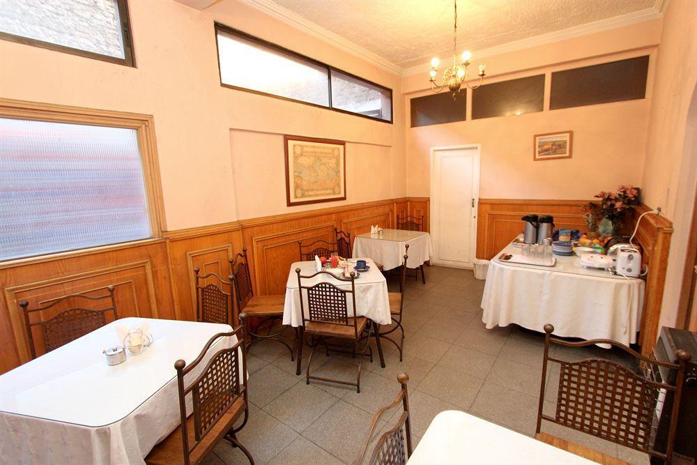 Dacarlo Hotel 3*