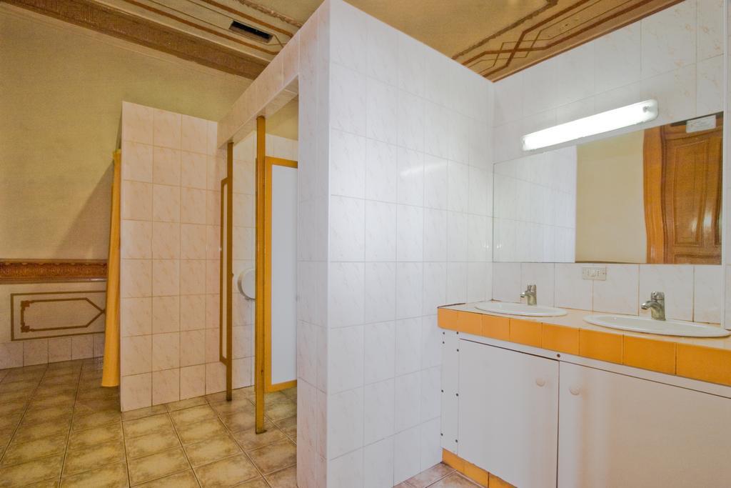 La Casa Roja Albergue *