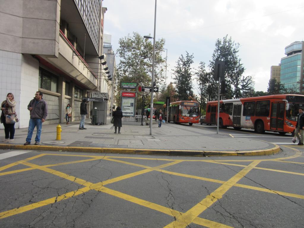 Căn hộ Departamento Paseo Bulnes Metro La Moneda Santiago