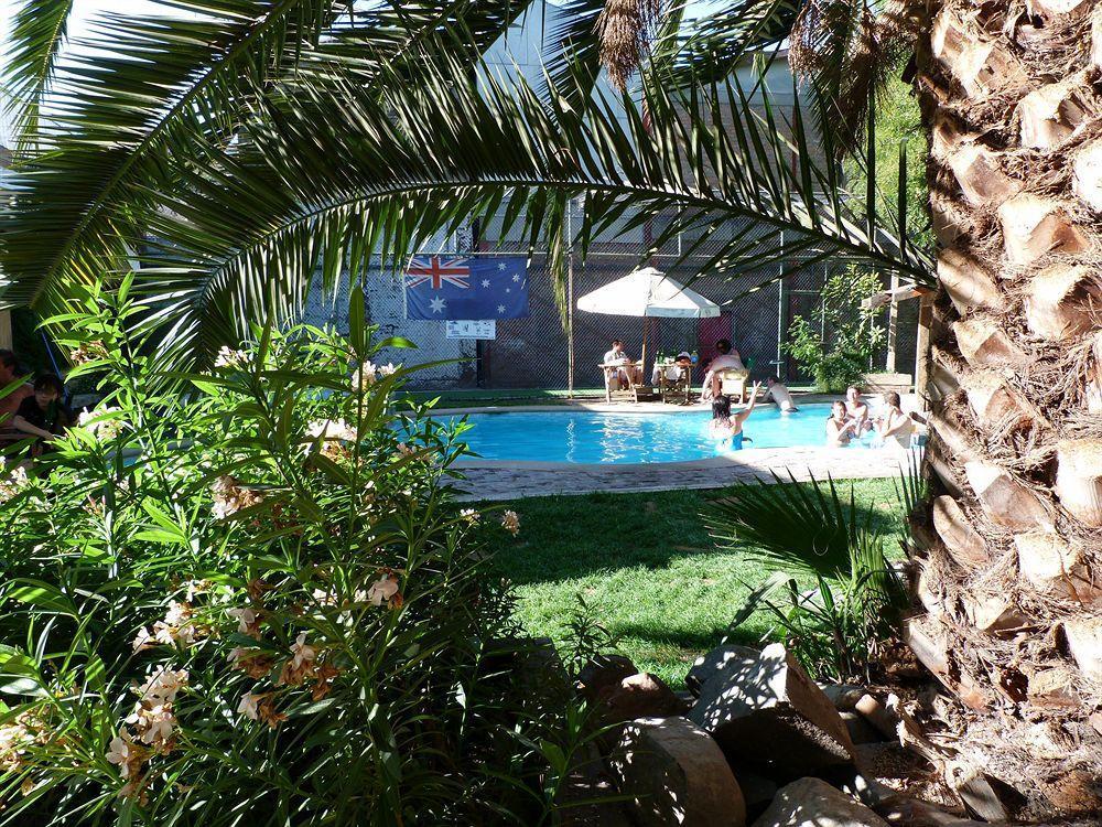 La Casa Roja Albergue *