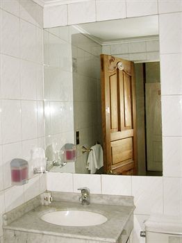 Dacarlo Hotel