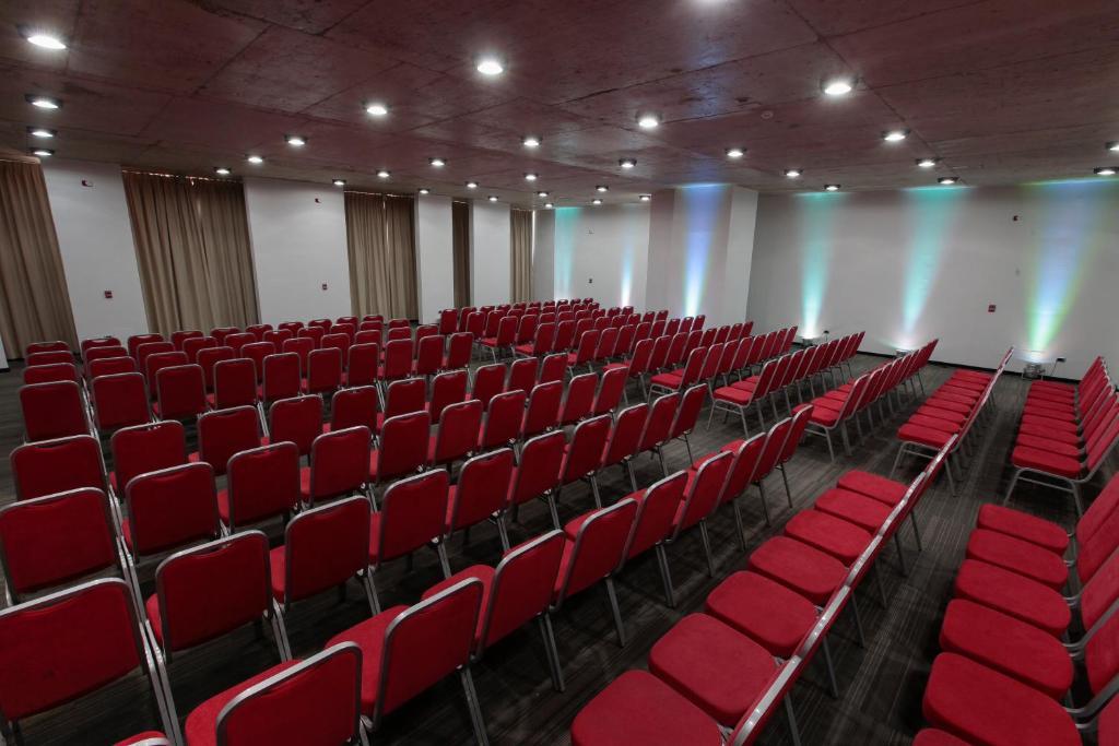 Gen Khách sạn 4*