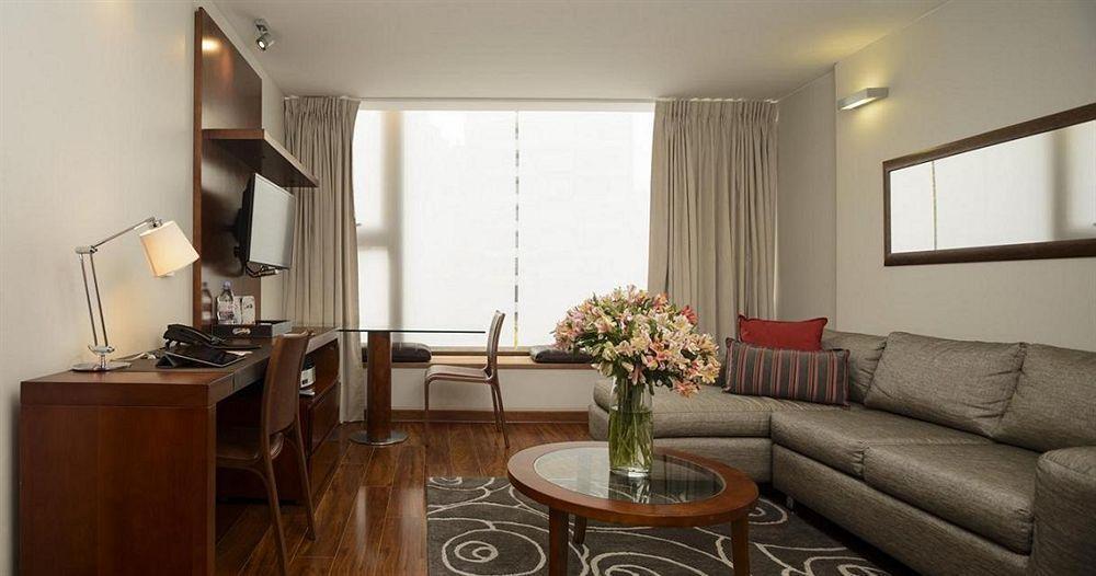 Select Elegant By Time & Khách sạn hẻo lánh 4*