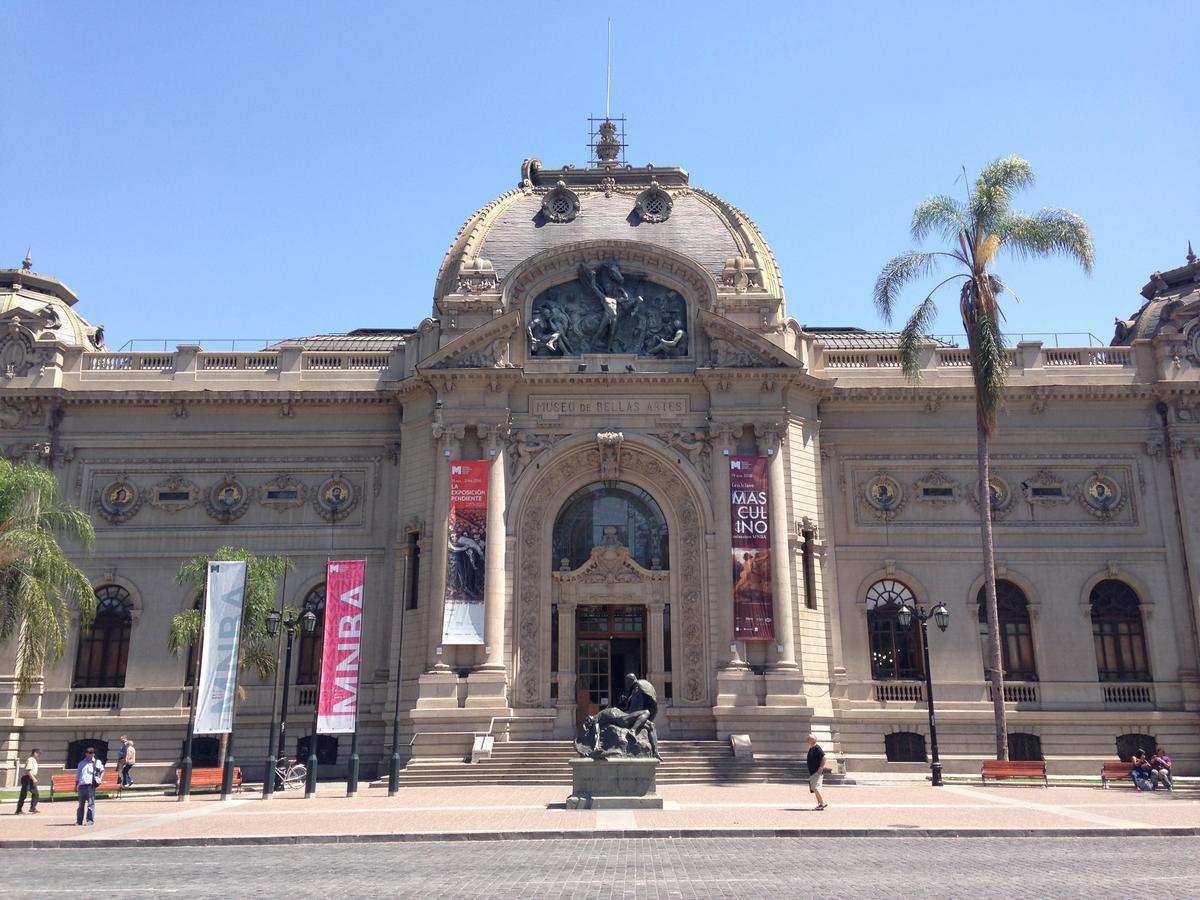 Azzai Bellas Artes Aparthotel 3*