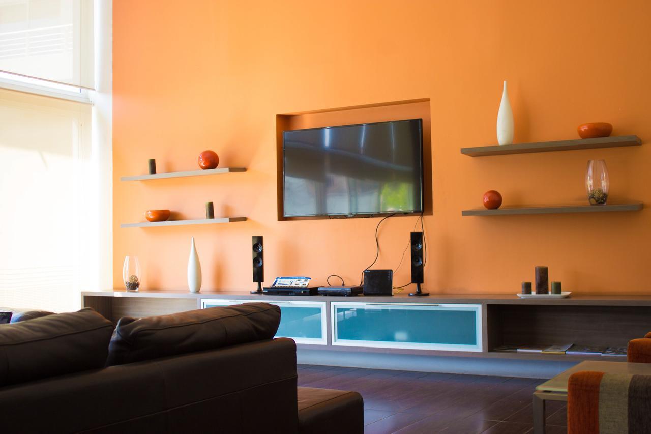 Contemporary Studio *