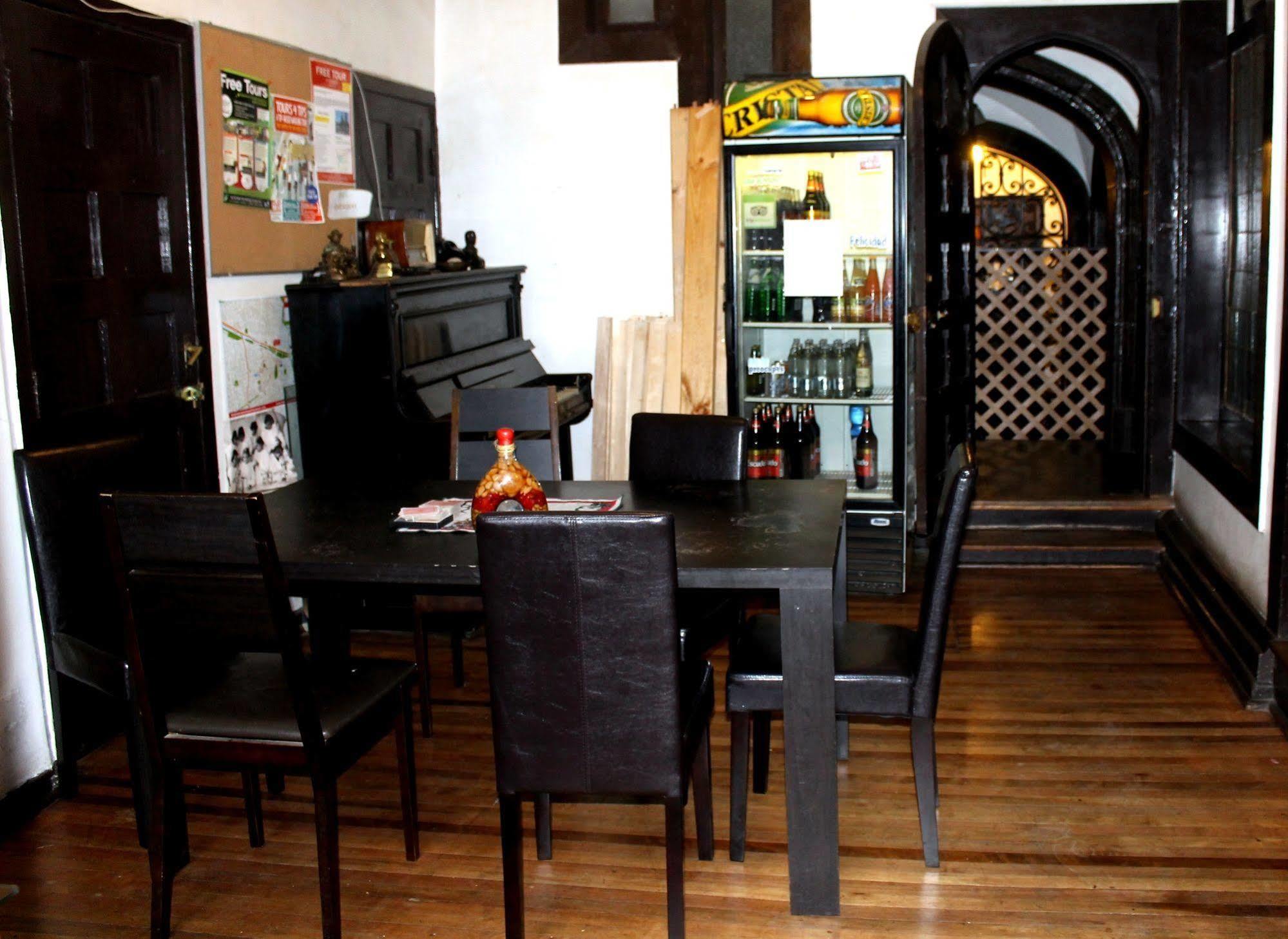 Landay Albergue *