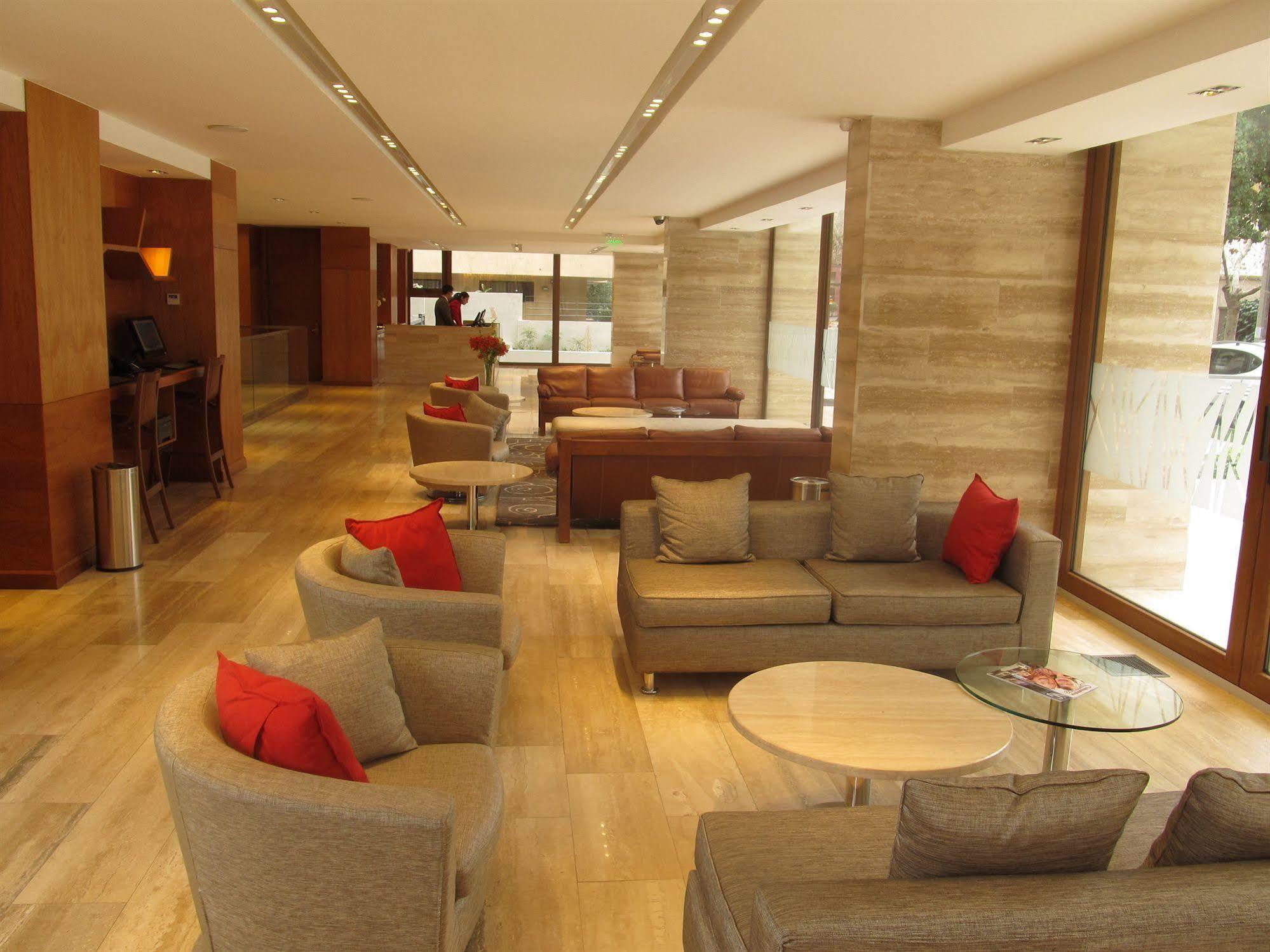 Select Elegant By Time & Santiago