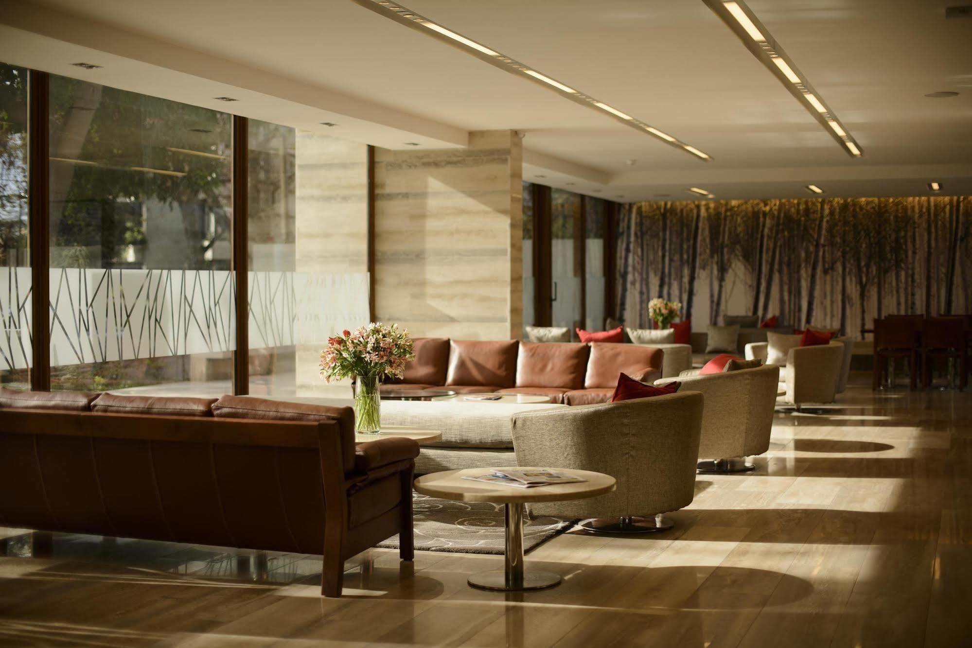 Select Elegant By Time & Santiago