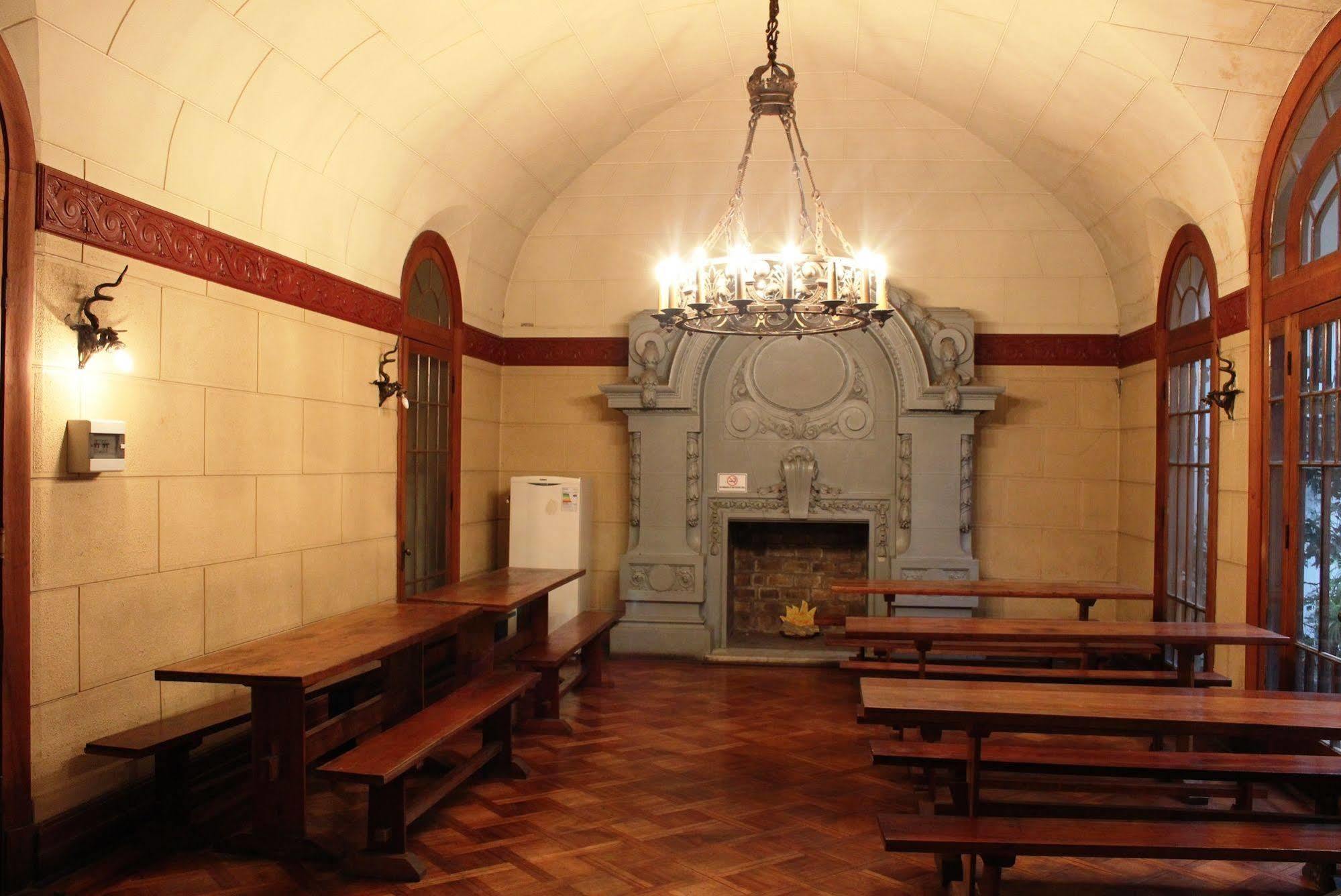 La Casa Roja Albergue