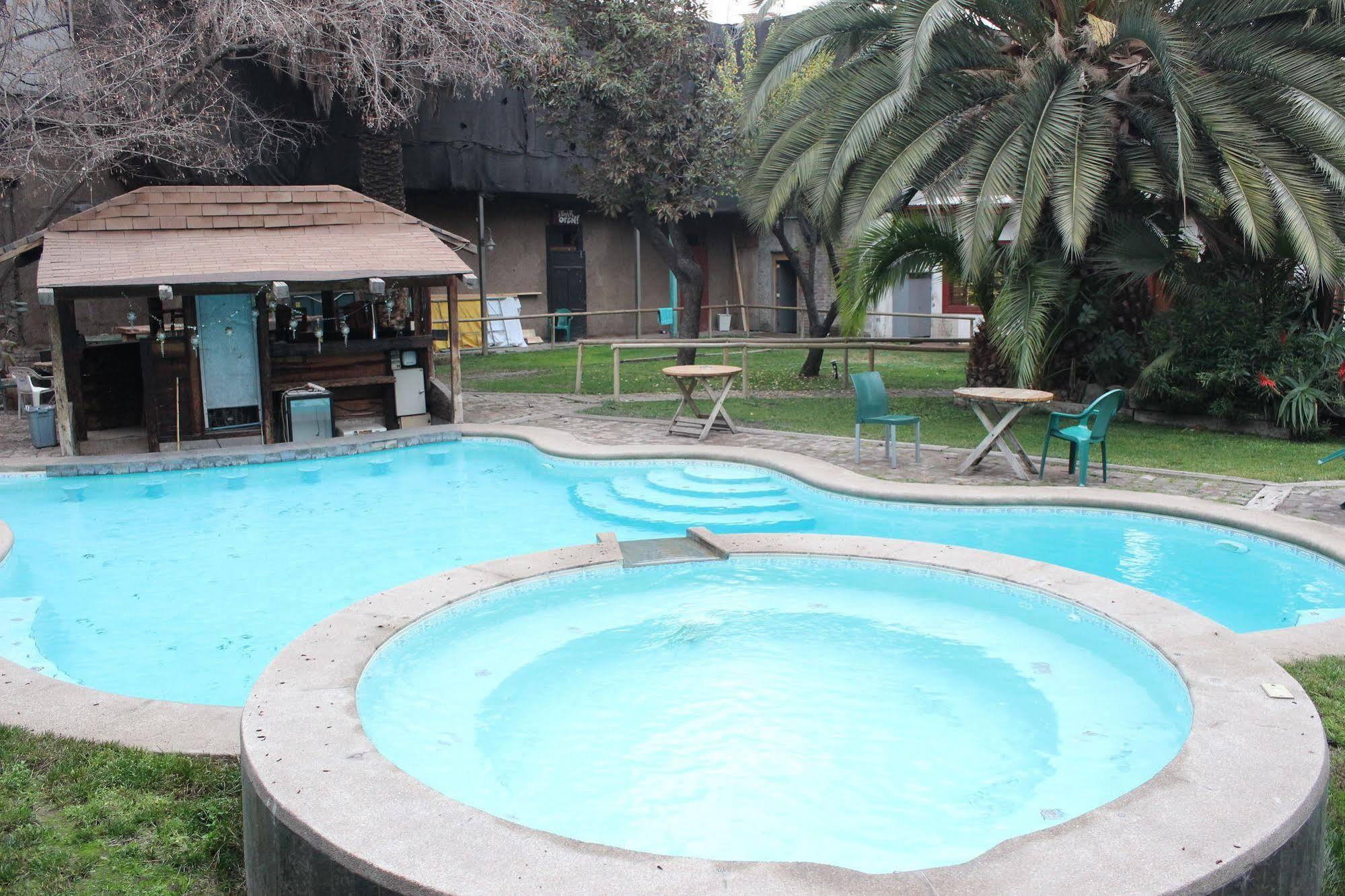 La Casa Roja Albergue *