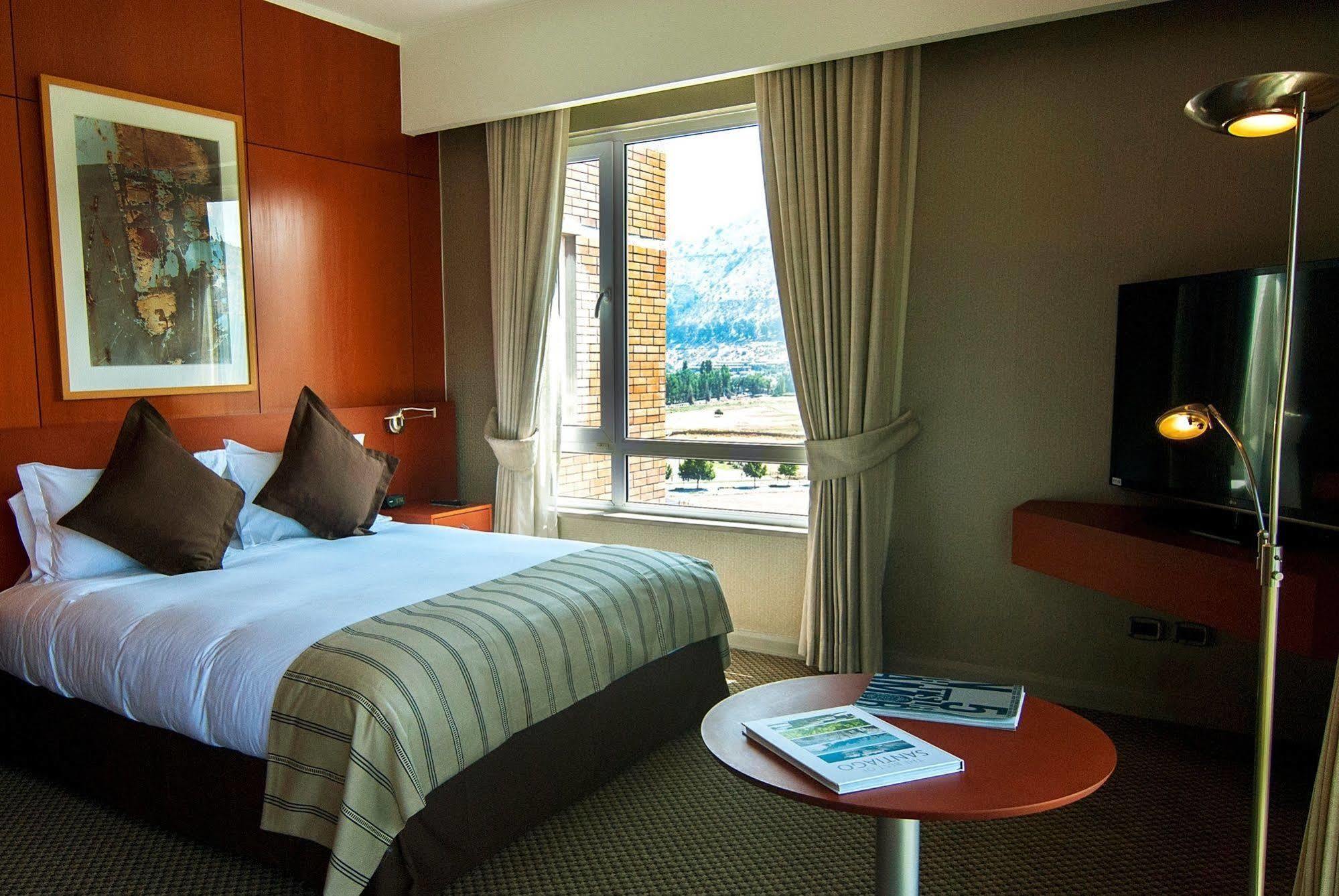 Radisson Ciudad Empresarial Hotel 4*