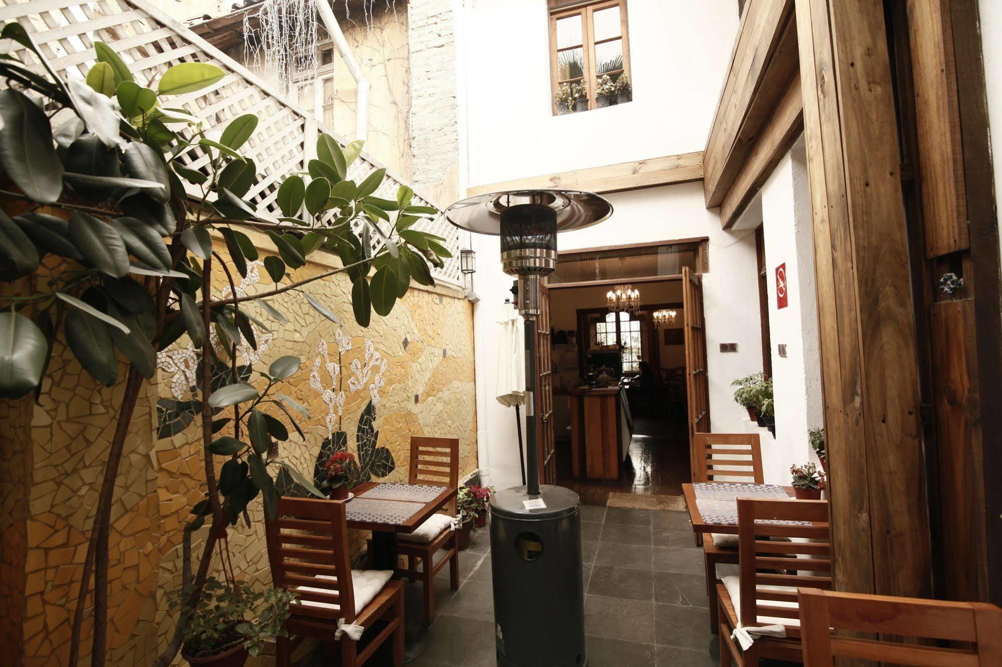 Hostal La Casita 3*
