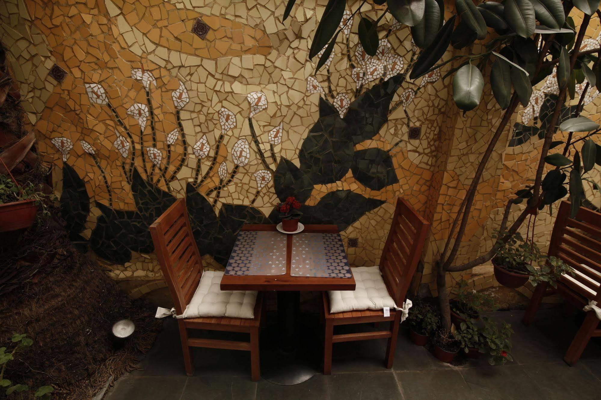 Hostal La Casita Bed & Breakfast 3*