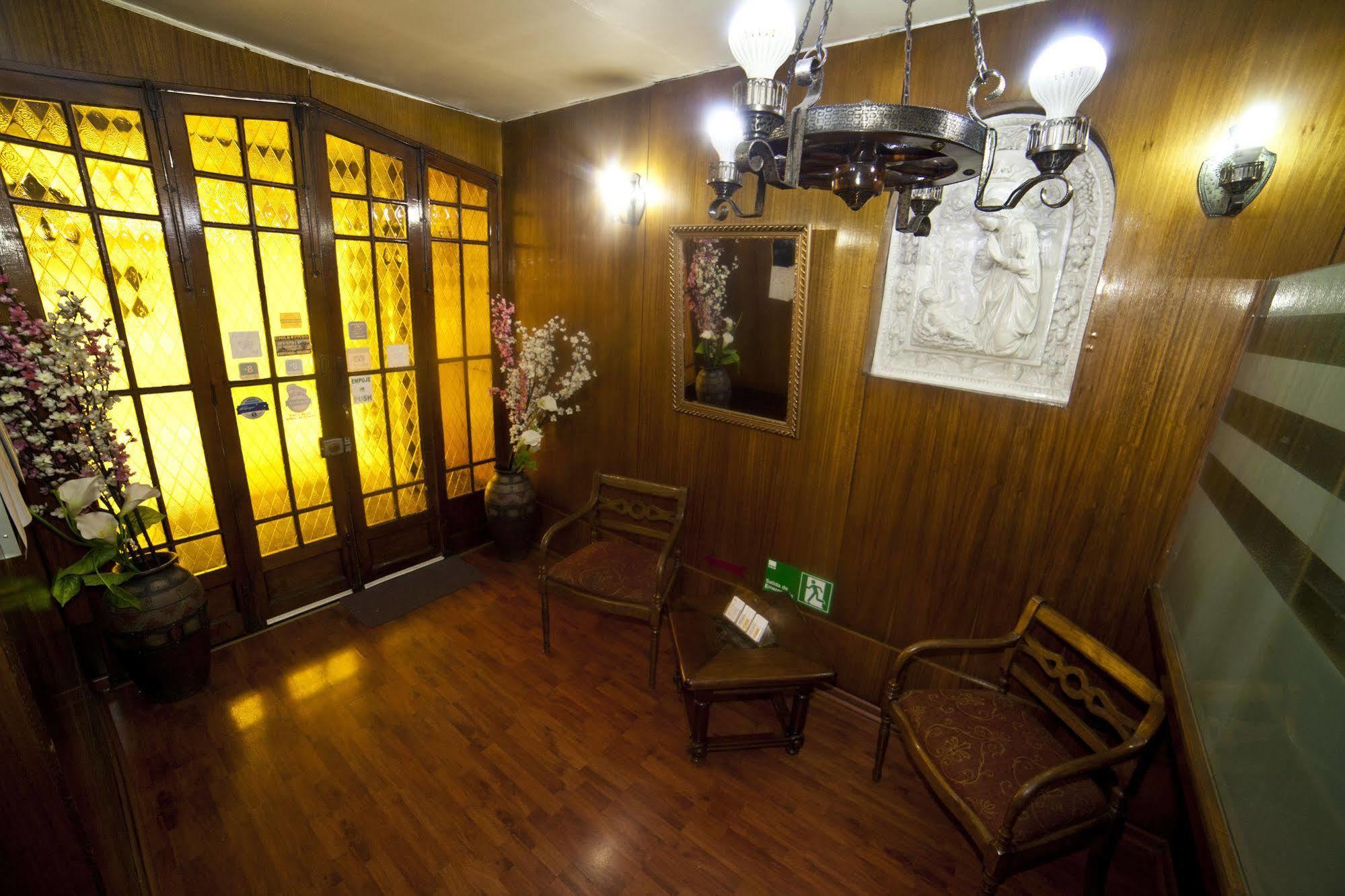 Khách sạn Vegas Santiago