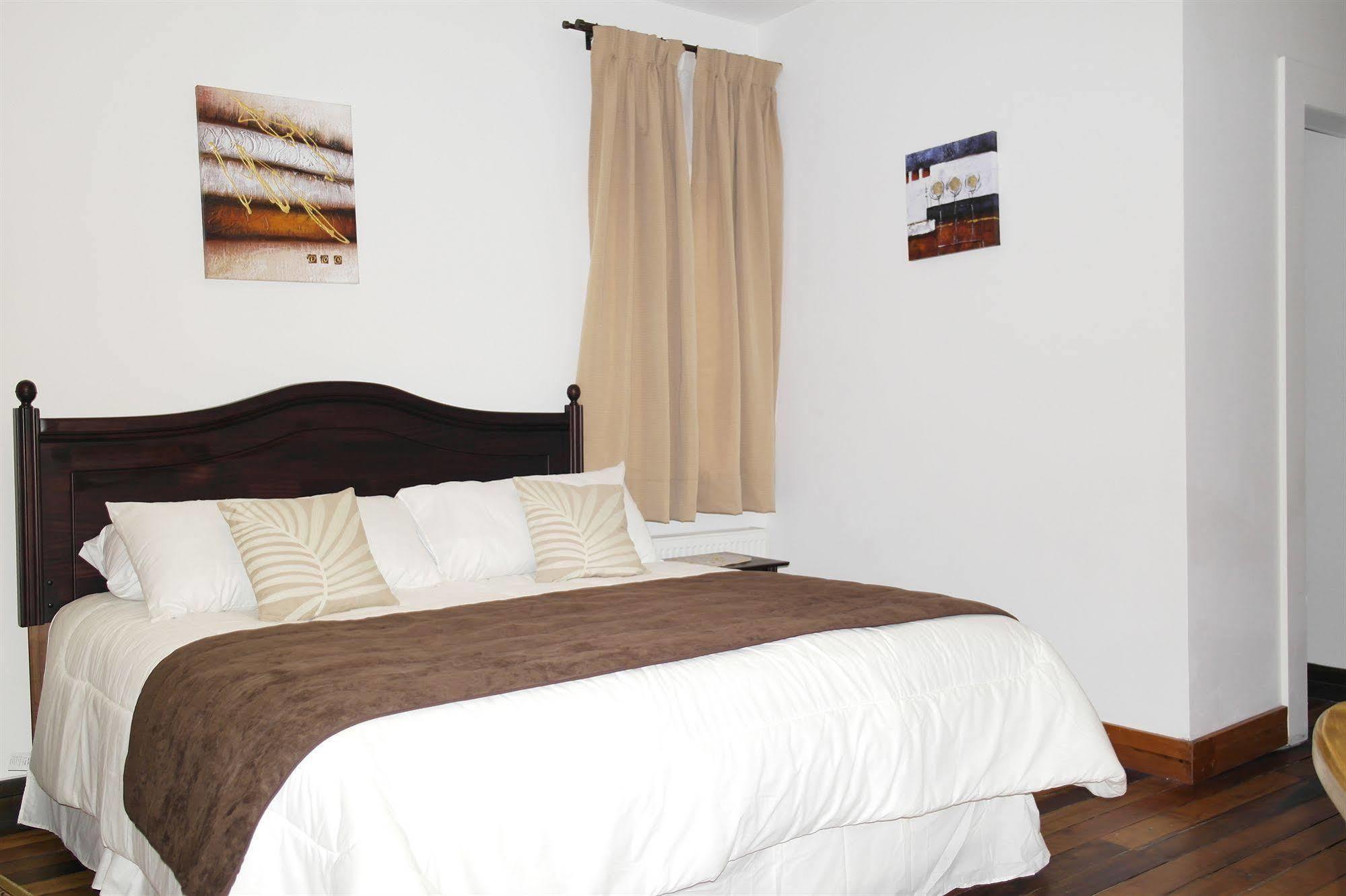 Casa Lyon Hotel 3*