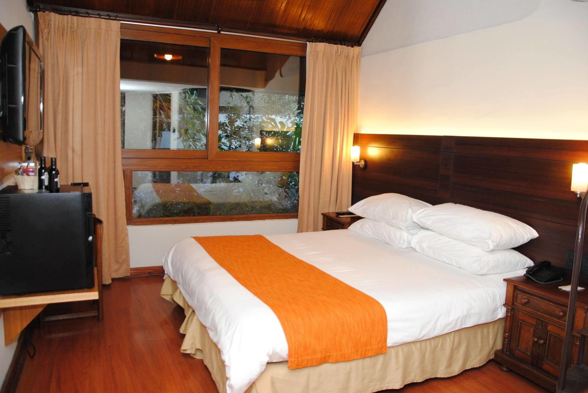 Hotel Y Centro De Eventos Manquehue Condes