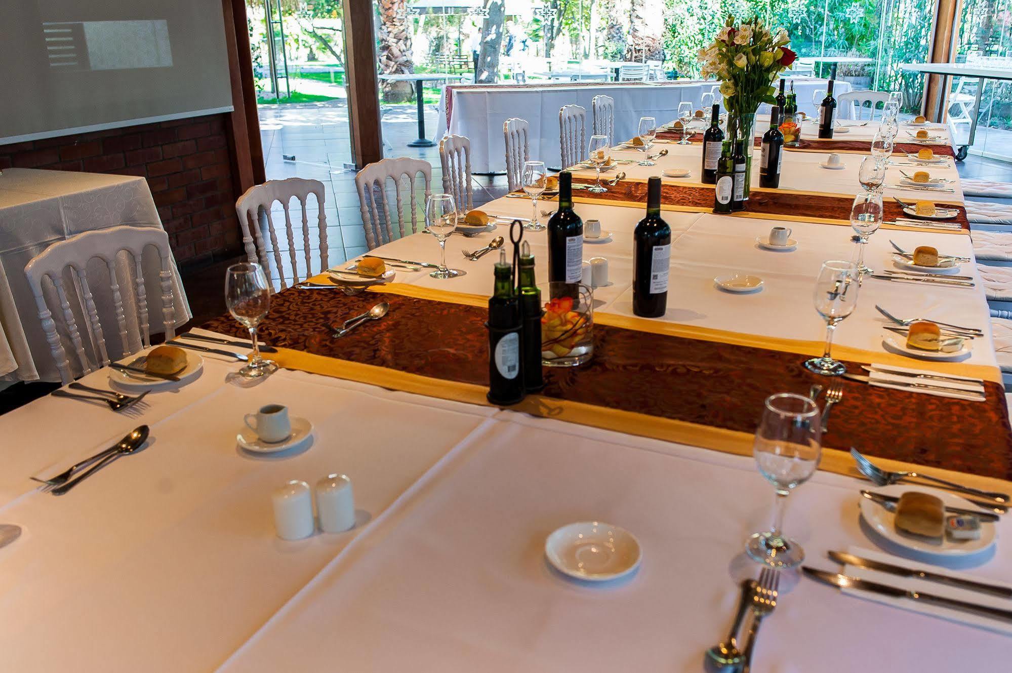 Y Centro De Eventos Manquehue Condes 4*