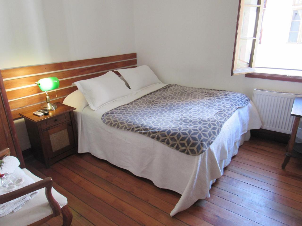 Hostal La Casita Bed & Breakfast 3*