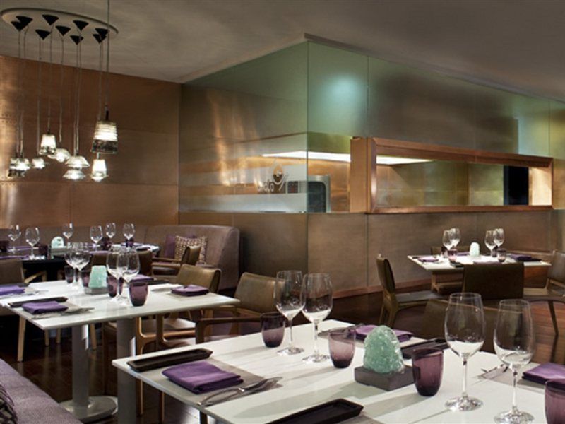 The Ritz-carlton,