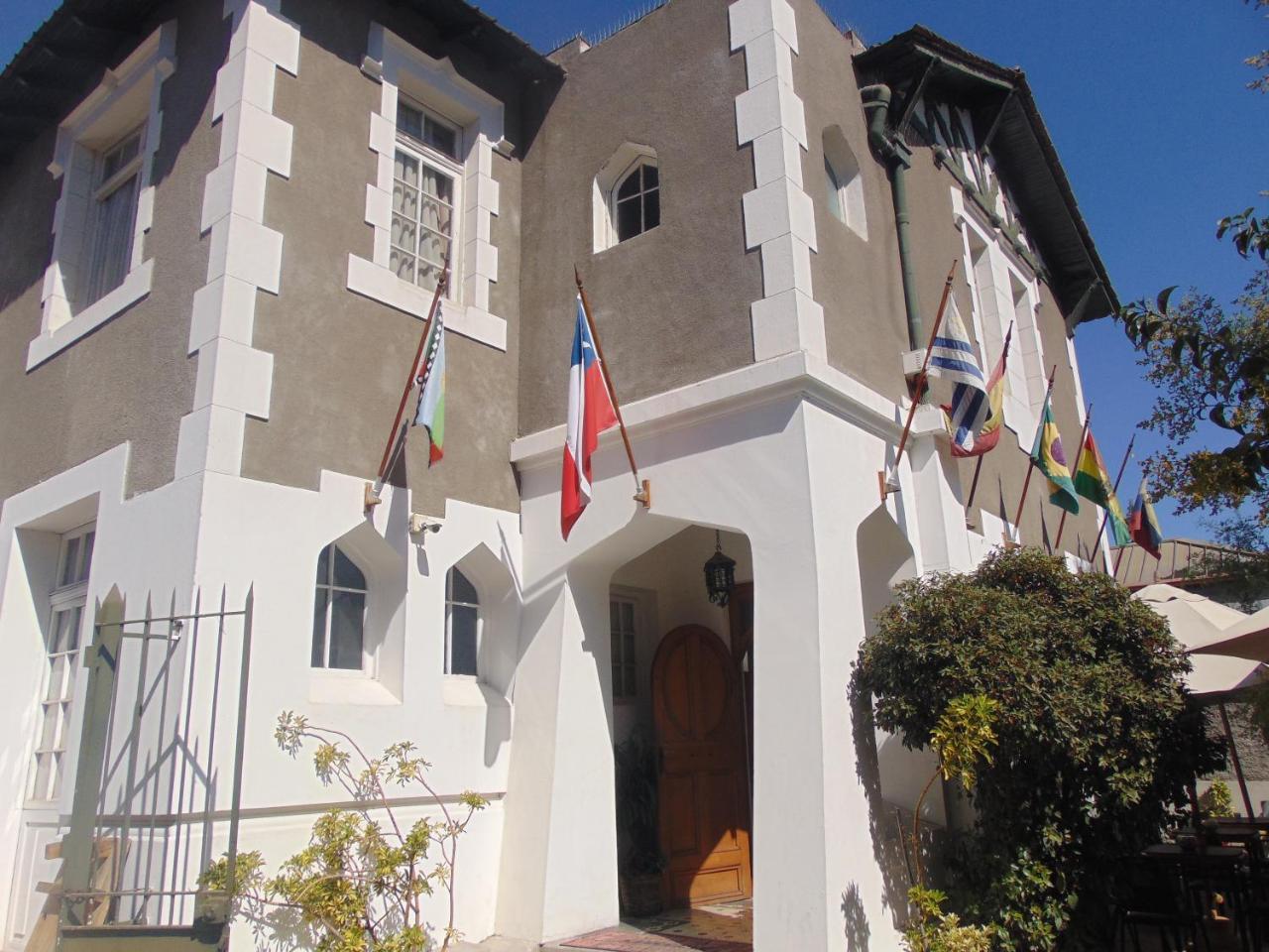 Casa Lyon 3* Santiago