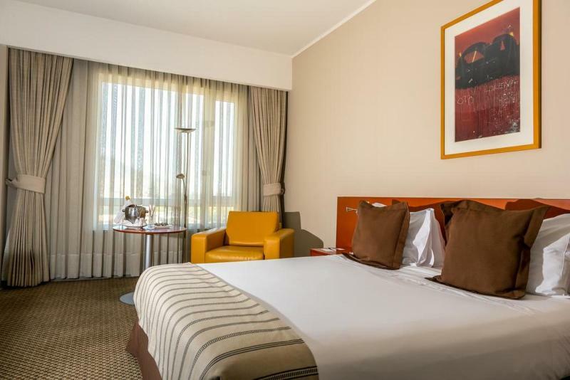 Hotel Radisson Ciudad Empresarial Santiago
