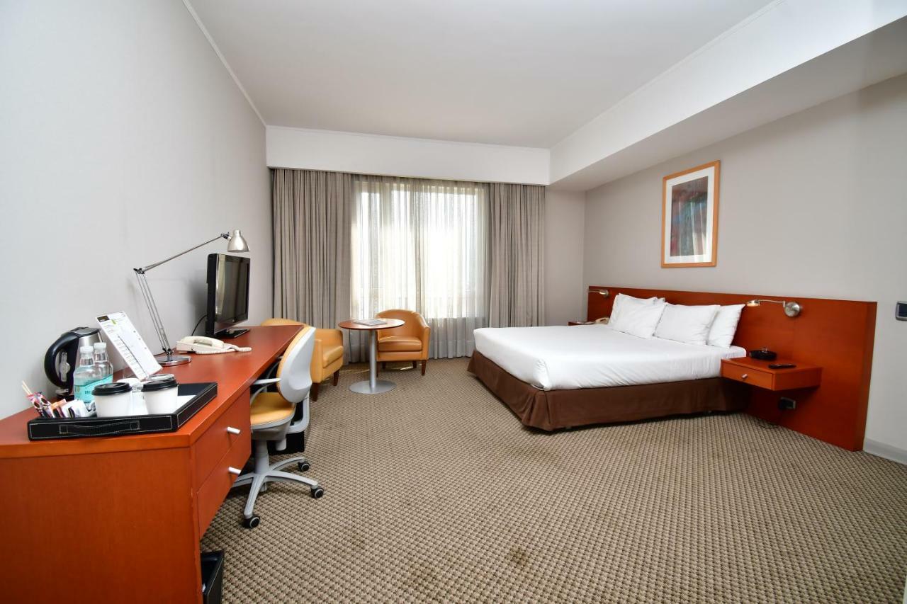 Radisson Ciudad Empresarial Hotel