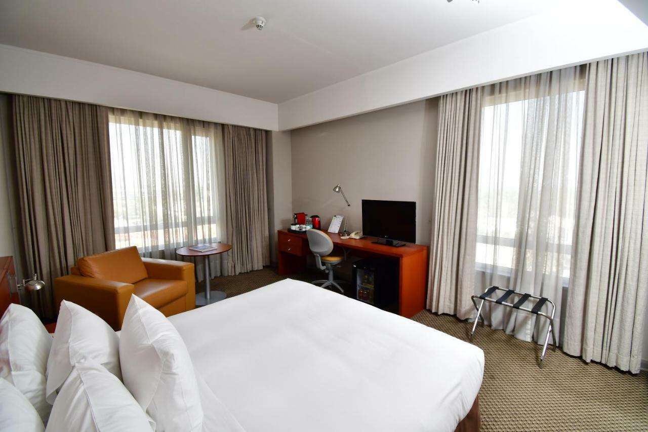 Radisson Ciudad Empresarial