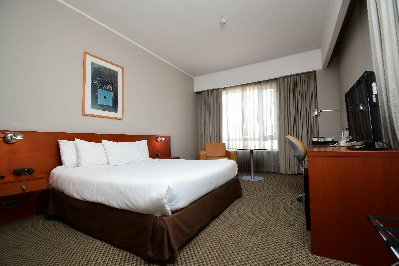 Radisson Ciudad Empresarial 4*