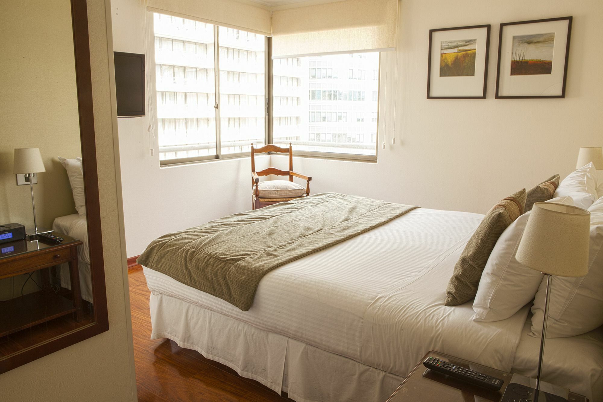 Time Suite - Comfort Apartments Khách sạn hẻo lánh 4*