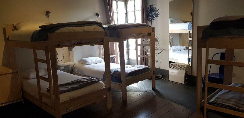 Boutique Merced 88 Albergue