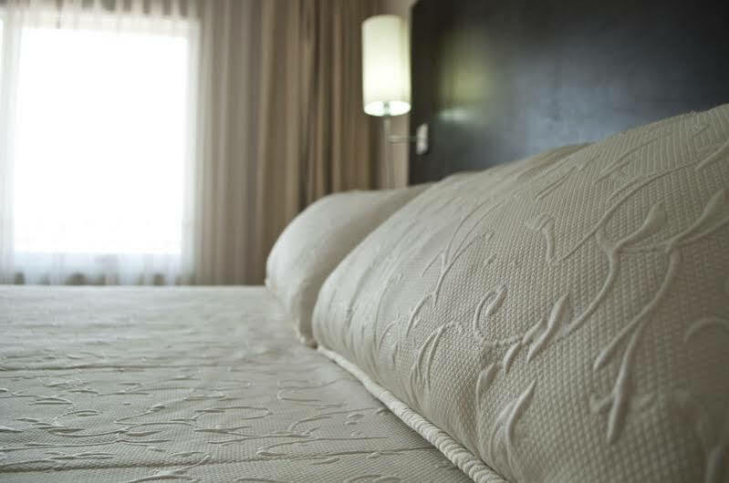 Khách sạn Nh Ciudad De 4*