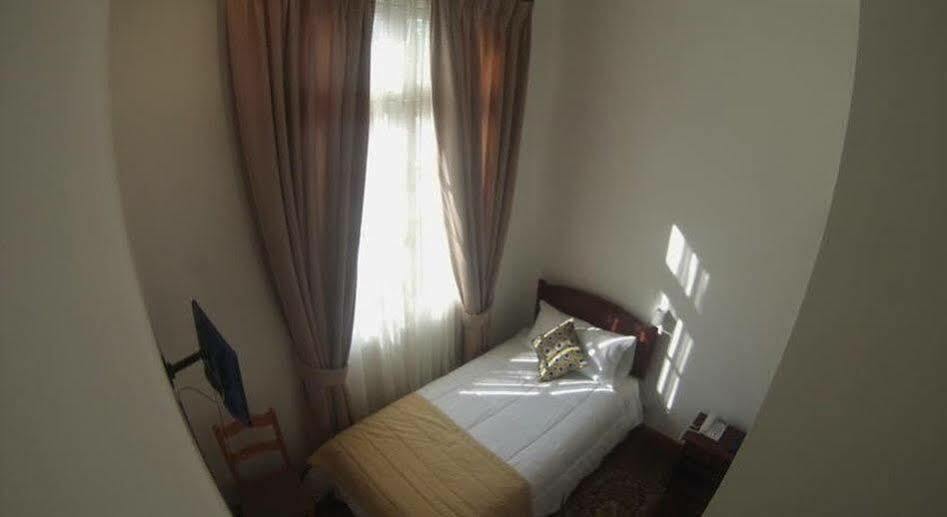 Casa Lyon 3* Santiago