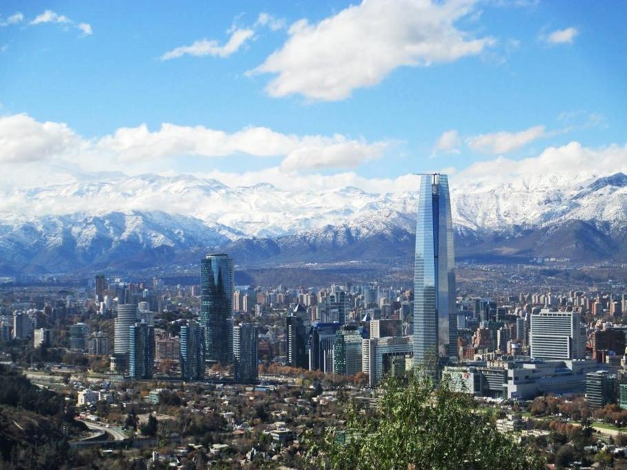 Full Moneda 909 * Santiago