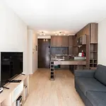 Urban Red 2Br W/ Wifi, Tv, Pool & Gym