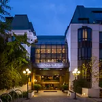 Park Plaza Bonaparte Boutique
