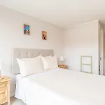 Chic Plaza 2B W/Wifi, Parking & Metro.