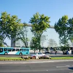 A Pasos Del Metro Ecuador. Hermoso Apartamento