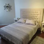 Comodo Y Elegante Departamento