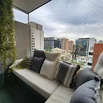 Stylish Art 2B W/Wifi, Smart Tv & Parking