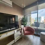 Stylish Art 2B W/Wifi, Smart Tv & Parking