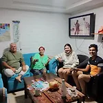 Backpackers House - Near The Airport