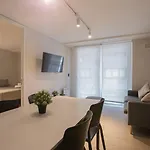 2B2B Steps Away From Costanera Center