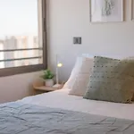 Empapate Del Ambiente Bohemio De Barrio Italia