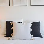 Disfruta De Todo El Encanto De Barrio Italia