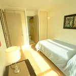 Habitacion Con Bano Privado En Arriendo Por Noches, No Se Arrienda Todo El Apartamento, El Anunciante Vive Aqui