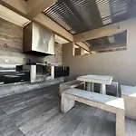 Loica Hosts - Barrio Italia