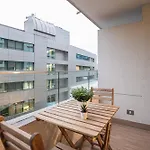 Nice And Cozy Steps Away From Clinica Las Condes